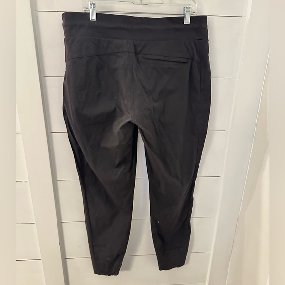 ATHLETA 16L TREKKIE NORTH Black woman Mid-Rise casual activewear JOGGER - Picture 2 of 14